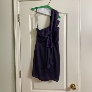 One shoulder dress. Size 5 NEEDS TO GO